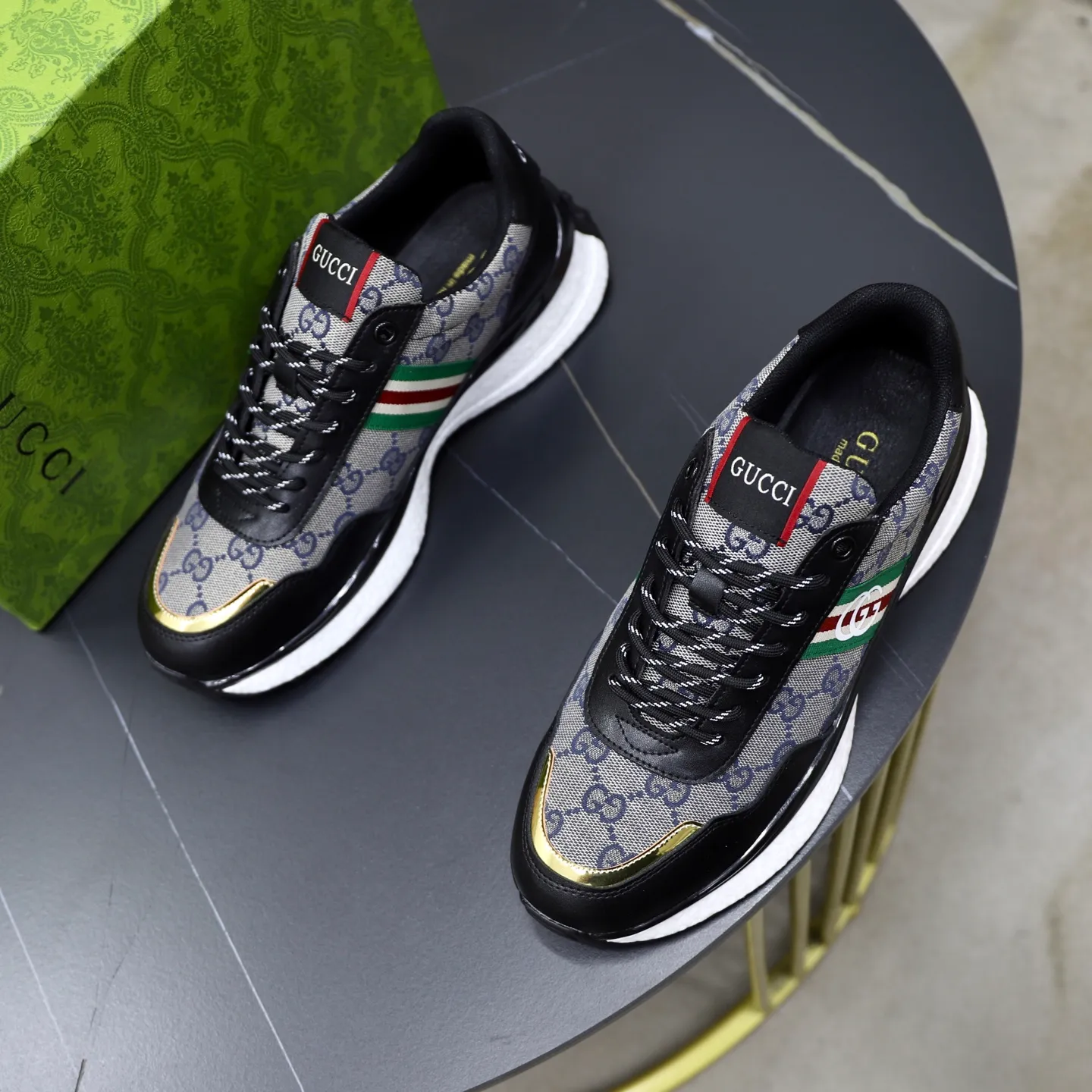 Ex-factory price: 462💰🙅‍♂️🙅‍♂️🙅‍♂️ Brand: GUCCI Standard code: 38-44 (45 customized) Grade: Same as the official website Material: Original material splicing Comfortable and breathable lining Lightweight and wear-resistant sports outsole Style category: Men's fashionable casual shoes Running sneakers Distinguished luxury brand elements Top luxury Color: actual picture color